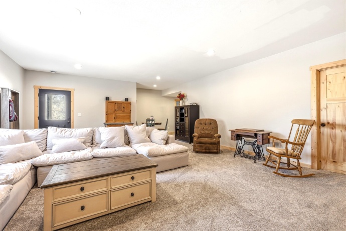 3A96 General Sherman, APPLE RIVER, Illinois 61001, 4 Bedrooms Bedrooms, ,3 BathroomsBathrooms,House,For Sale,General Sherman,202601476