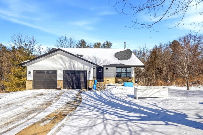 3A96 General Sherman, APPLE RIVER, Illinois 61001, 4 Bedrooms Bedrooms, ,3 BathroomsBathrooms,House,For Sale,General Sherman,202601476