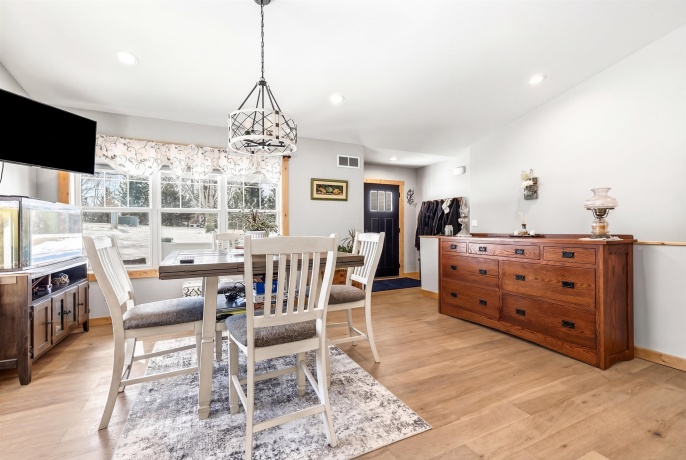 3A96 General Sherman, APPLE RIVER, Illinois 61001, 4 Bedrooms Bedrooms, ,3 BathroomsBathrooms,House,For Sale,General Sherman,202601476