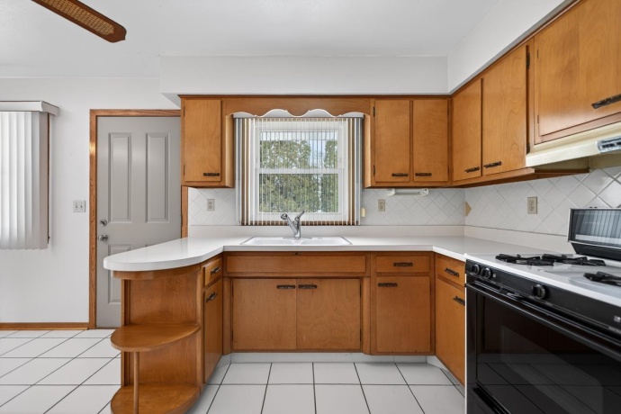 3507 Packard, ROCKFORD, Illinois 61101, 3 Bedrooms Bedrooms, ,2 BathroomsBathrooms,House,For Sale,Packard,202601481