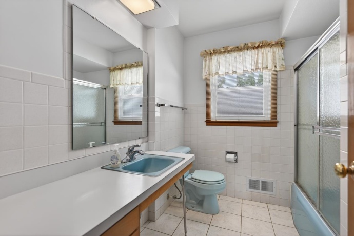 3507 Packard, ROCKFORD, Illinois 61101, 3 Bedrooms Bedrooms, ,2 BathroomsBathrooms,House,For Sale,Packard,202601481