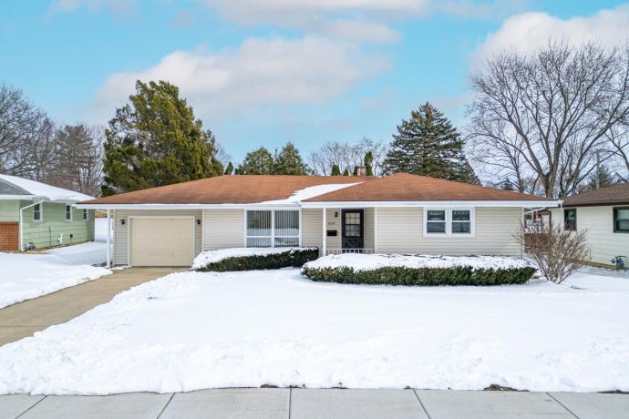 3507 Packard, ROCKFORD, Illinois 61101, 3 Bedrooms Bedrooms, ,2 BathroomsBathrooms,House,For Sale,Packard,202601481
