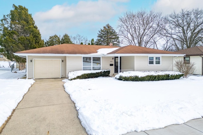 3507 Packard, ROCKFORD, Illinois 61101, 3 Bedrooms Bedrooms, ,2 BathroomsBathrooms,House,For Sale,Packard,202601481