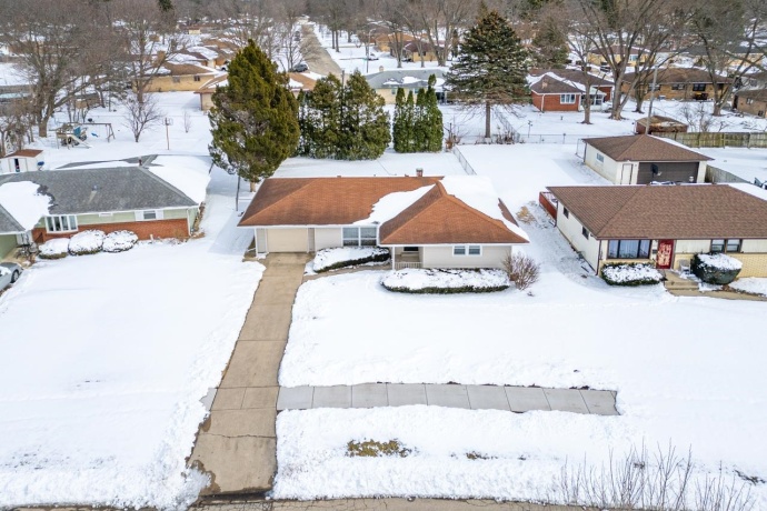 3507 Packard, ROCKFORD, Illinois 61101, 3 Bedrooms Bedrooms, ,2 BathroomsBathrooms,House,For Sale,Packard,202601481