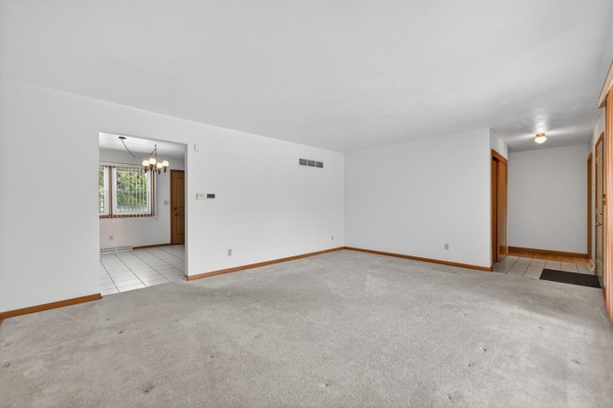 3507 Packard, ROCKFORD, Illinois 61101, 3 Bedrooms Bedrooms, ,2 BathroomsBathrooms,House,For Sale,Packard,202601481