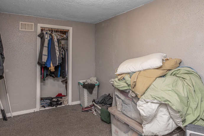 2916 Sewell, ROCKFORD, Illinois 61109, ,3 - 4 Units,For Sale,Sewell,202601486