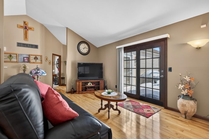 6843 Red Oak, GARDEN PRAIRIE, Illinois 61038, 3 Bedrooms Bedrooms, ,3 BathroomsBathrooms,House,For Sale,Red Oak,202601488