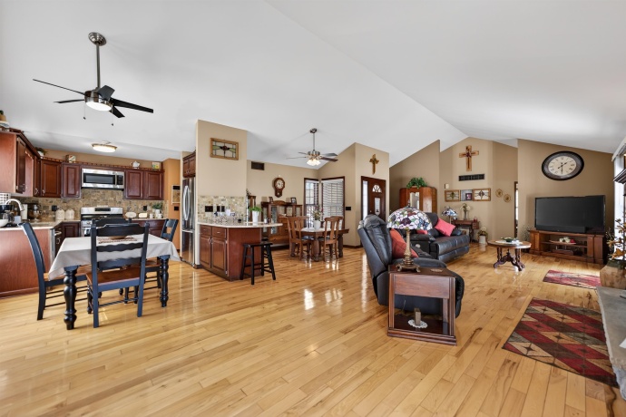 6843 Red Oak, GARDEN PRAIRIE, Illinois 61038, 3 Bedrooms Bedrooms, ,3 BathroomsBathrooms,House,For Sale,Red Oak,202601488