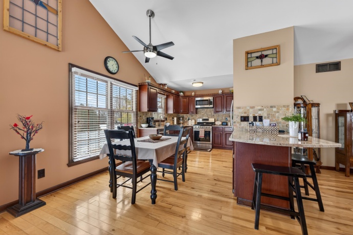 6843 Red Oak, GARDEN PRAIRIE, Illinois 61038, 3 Bedrooms Bedrooms, ,3 BathroomsBathrooms,House,For Sale,Red Oak,202601488