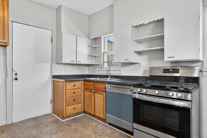 406 LAUREL, BELVIDERE, Illinois 61008, 3 Bedrooms Bedrooms, ,2 BathroomsBathrooms,House,For Sale,LAUREL,202601495