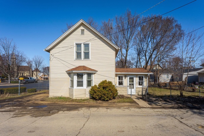 406 LAUREL, BELVIDERE, Illinois 61008, 3 Bedrooms Bedrooms, ,2 BathroomsBathrooms,House,For Sale,LAUREL,202601495