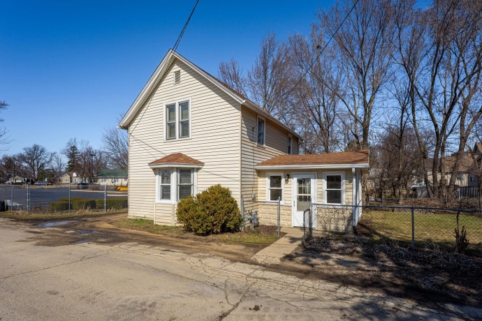 406 LAUREL, BELVIDERE, Illinois 61008, 3 Bedrooms Bedrooms, ,2 BathroomsBathrooms,House,For Sale,LAUREL,202601495