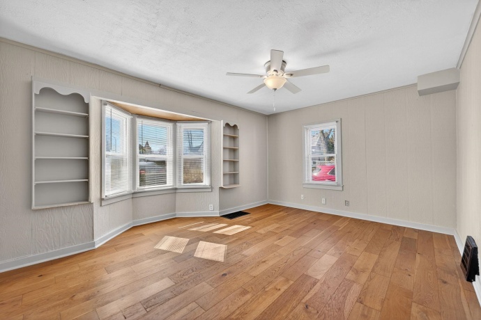 406 LAUREL, BELVIDERE, Illinois 61008, 3 Bedrooms Bedrooms, ,2 BathroomsBathrooms,House,For Sale,LAUREL,202601495