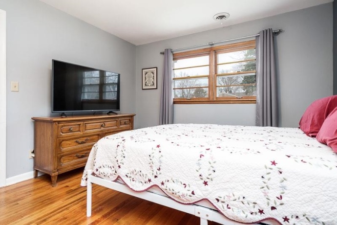 6125 John, LOVES PARK, Illinois 61111, 3 Bedrooms Bedrooms, ,1 BathroomBathrooms,House,For Sale,John,202601497