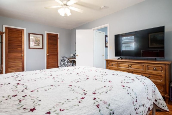 6125 John, LOVES PARK, Illinois 61111, 3 Bedrooms Bedrooms, ,1 BathroomBathrooms,House,For Sale,John,202601497