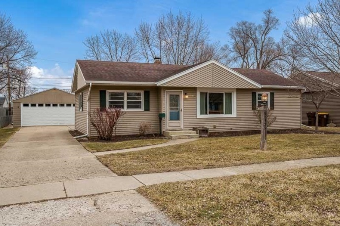 6125 John, LOVES PARK, Illinois 61111, 3 Bedrooms Bedrooms, ,1 BathroomBathrooms,House,For Sale,John,202601497