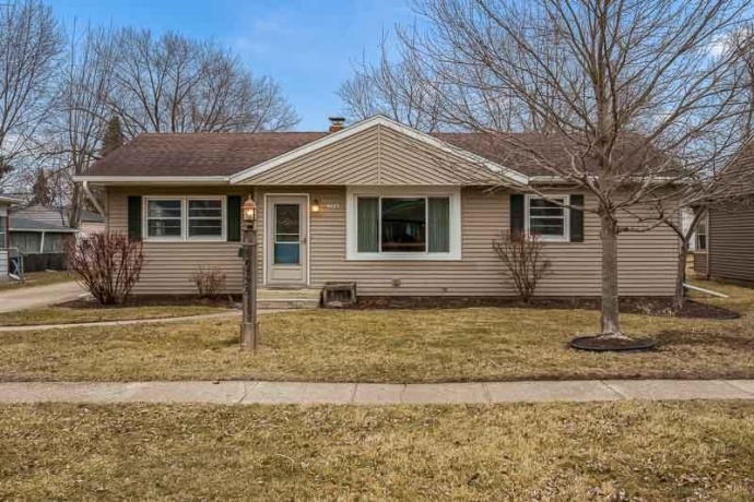 6125 John, LOVES PARK, Illinois 61111, 3 Bedrooms Bedrooms, ,1 BathroomBathrooms,House,For Sale,John,202601497