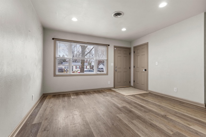 30 Gilbert Ter, MACHESNEY PARK, Illinois 61115, 3 Bedrooms Bedrooms, ,1 BathroomBathrooms,House,For Sale,Gilbert Ter,202601502