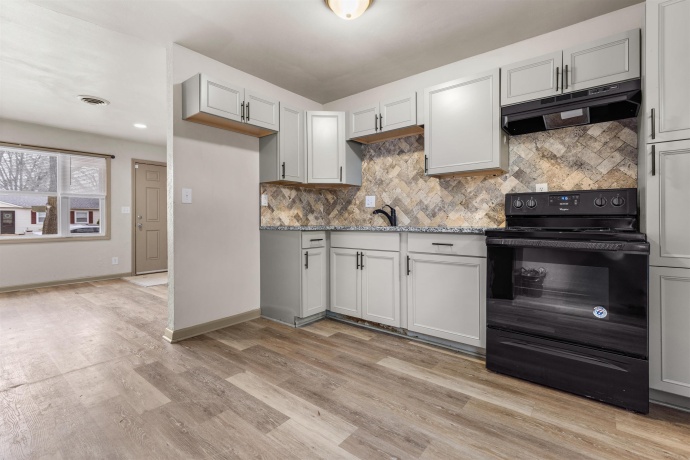 30 Gilbert Ter, MACHESNEY PARK, Illinois 61115, 3 Bedrooms Bedrooms, ,1 BathroomBathrooms,House,For Sale,Gilbert Ter,202601502