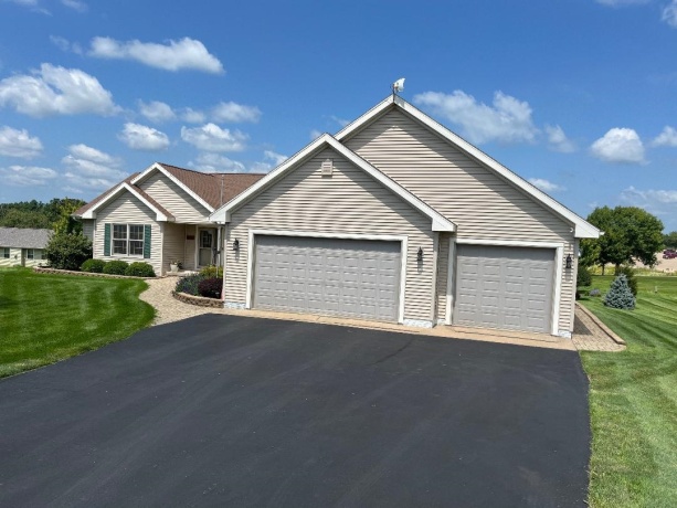 1-11 GRANDVIEW, LAKE CARROLL, Illinois 61046, 4 Bedrooms Bedrooms, ,3 BathroomsBathrooms,House,For Sale,GRANDVIEW,202601506