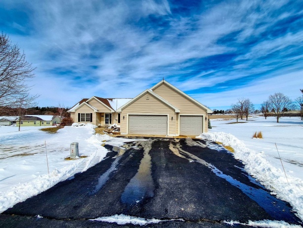 1-11 GRANDVIEW, LAKE CARROLL, Illinois 61046, 4 Bedrooms Bedrooms, ,3 BathroomsBathrooms,House,For Sale,GRANDVIEW,202601506