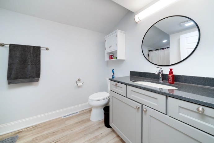 7637 Rogers, MACHESNEY PARK, Illinois 61115, 3 Bedrooms Bedrooms, ,2 BathroomsBathrooms,House,For Sale,Rogers,202601508