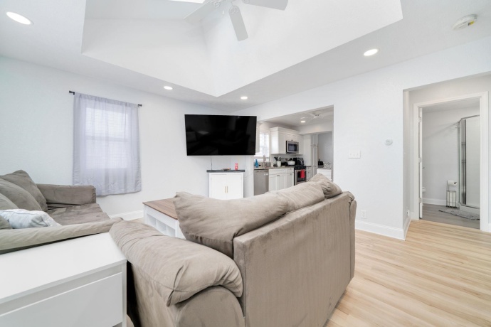 7637 Rogers, MACHESNEY PARK, Illinois 61115, 3 Bedrooms Bedrooms, ,2 BathroomsBathrooms,House,For Sale,Rogers,202601508