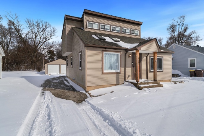 7637 Rogers, MACHESNEY PARK, Illinois 61115, 3 Bedrooms Bedrooms, ,2 BathroomsBathrooms,House,For Sale,Rogers,202601508