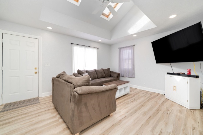 7637 Rogers, MACHESNEY PARK, Illinois 61115, 3 Bedrooms Bedrooms, ,2 BathroomsBathrooms,House,For Sale,Rogers,202601508