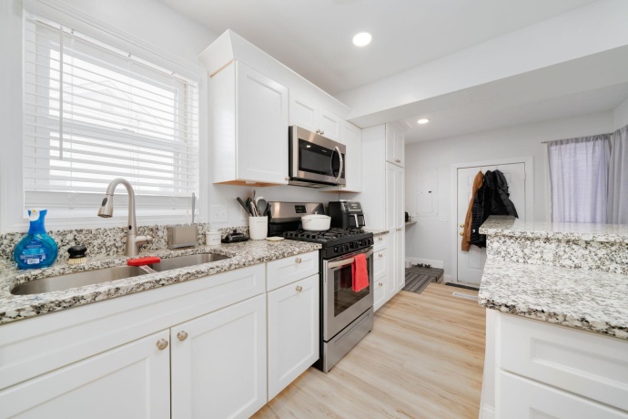 7637 Rogers, MACHESNEY PARK, Illinois 61115, 3 Bedrooms Bedrooms, ,2 BathroomsBathrooms,House,For Sale,Rogers,202601508