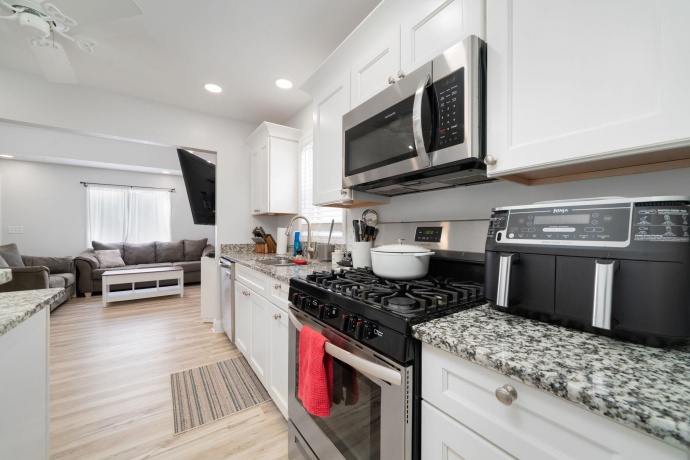 7637 Rogers, MACHESNEY PARK, Illinois 61115, 3 Bedrooms Bedrooms, ,2 BathroomsBathrooms,House,For Sale,Rogers,202601508