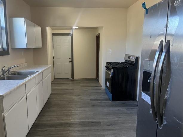 1027 Chicago, FREEPORT, Illinois 61032, 3 Bedrooms Bedrooms, ,2 BathroomsBathrooms,House,For Sale,Chicago,202601513