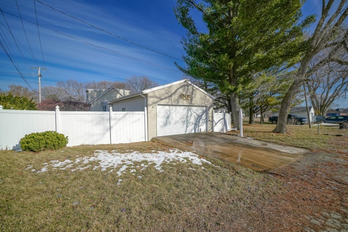 334 14th, ROCHELLE, Illinois 61068, 3 Bedrooms Bedrooms, ,2 BathroomsBathrooms,House,For Sale,14th,202601515