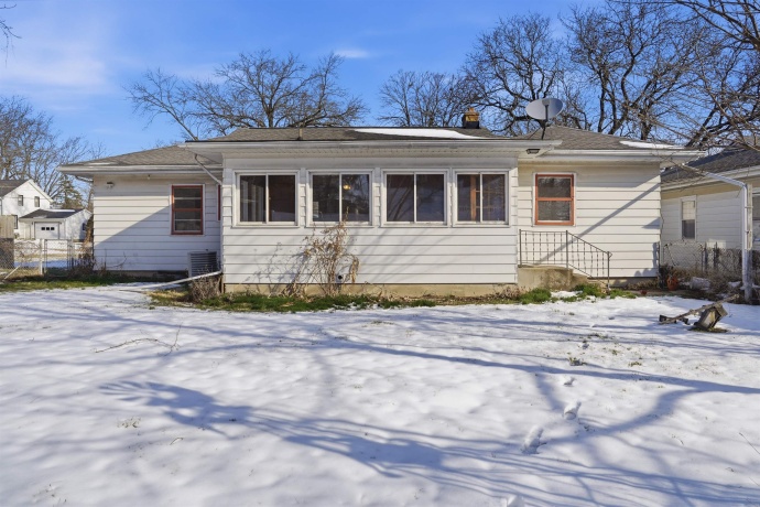313 Lincoln, MOUNT MORRIS, Illinois 61054, 2 Bedrooms Bedrooms, ,1 BathroomBathrooms,House,For Sale,Lincoln,202601516