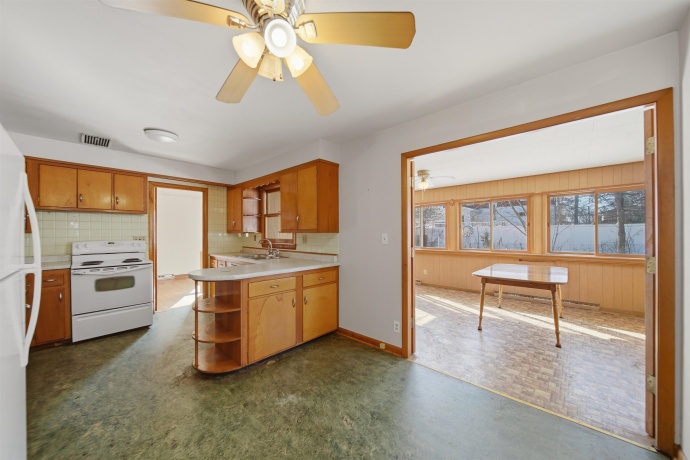 313 Lincoln, MOUNT MORRIS, Illinois 61054, 2 Bedrooms Bedrooms, ,1 BathroomBathrooms,House,For Sale,Lincoln,202601516