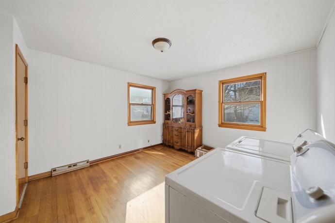 313 Lincoln, MOUNT MORRIS, Illinois 61054, 2 Bedrooms Bedrooms, ,1 BathroomBathrooms,House,For Sale,Lincoln,202601516