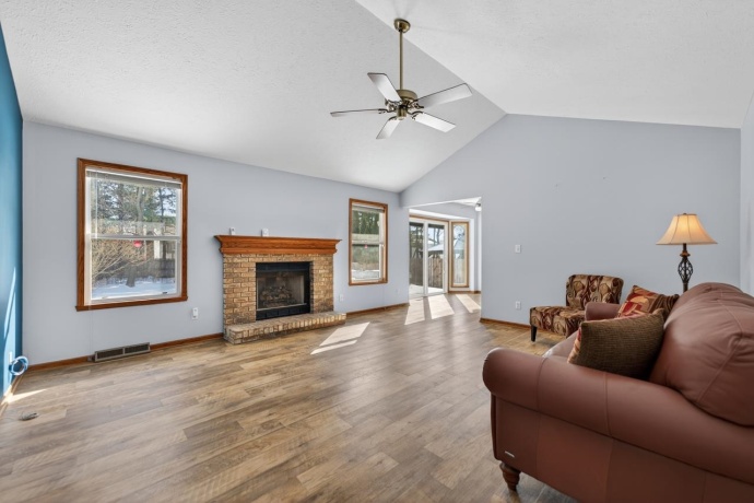 5815 Candover, LOVES PARK, Illinois 61111, 3 Bedrooms Bedrooms, ,2 BathroomsBathrooms,House,For Sale,Candover,202601524