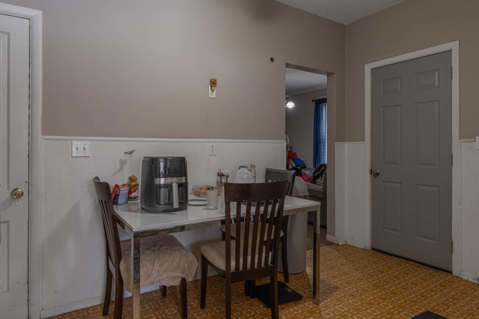 1618 Evergreen, ROCKFORD, Illinois 61101, 3 Bedrooms Bedrooms, ,1 BathroomBathrooms,House,For Sale,Evergreen,202601525