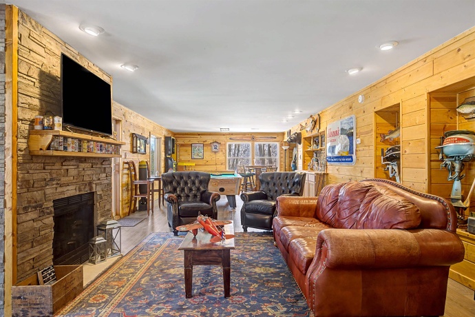 21-50 Marina, LAKE CARROLL, Illinois 61046, 5 Bedrooms Bedrooms, ,4 BathroomsBathrooms,House,For Sale,Marina,202601534