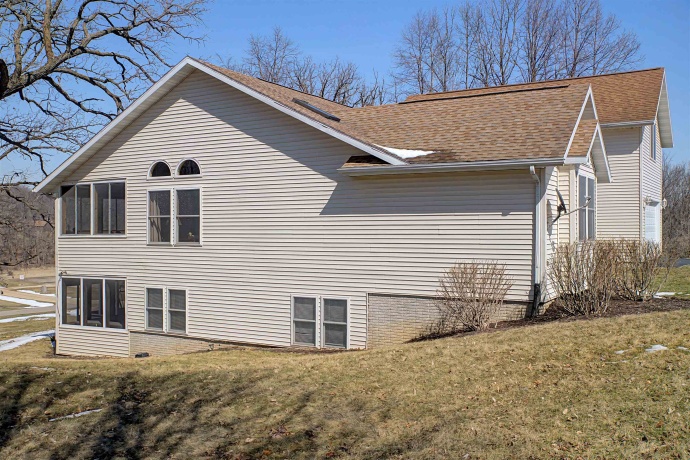 21-50 Marina, LAKE CARROLL, Illinois 61046, 5 Bedrooms Bedrooms, ,4 BathroomsBathrooms,House,For Sale,Marina,202601534