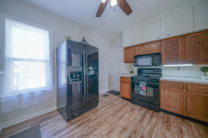 815 Pearl, BELVIDERE, Illinois 61008, 3 Bedrooms Bedrooms, ,2 BathroomsBathrooms,House,For Sale,Pearl,202601539