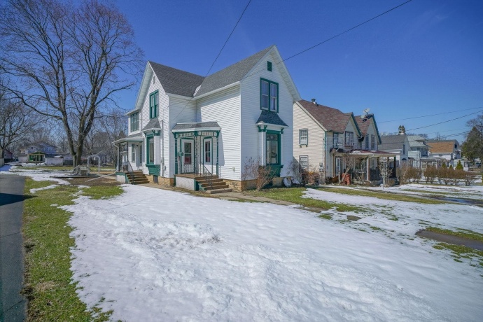 815 Pearl, BELVIDERE, Illinois 61008, 3 Bedrooms Bedrooms, ,2 BathroomsBathrooms,House,For Sale,Pearl,202601539