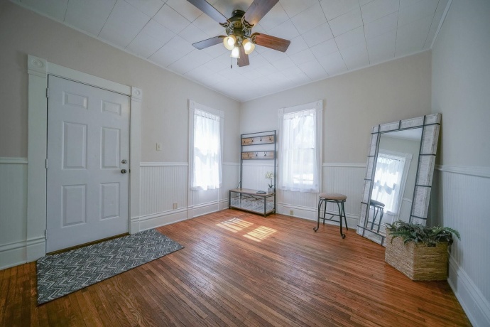 815 Pearl, BELVIDERE, Illinois 61008, 3 Bedrooms Bedrooms, ,2 BathroomsBathrooms,House,For Sale,Pearl,202601539