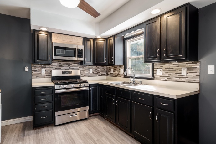 3000 Hanson, ROCKFORD, Illinois 61109, 4 Bedrooms Bedrooms, ,1 BathroomBathrooms,House,For Sale,Hanson,202601543