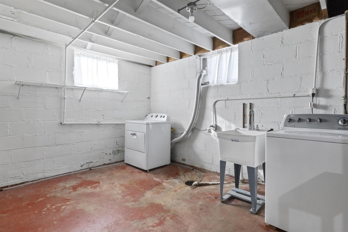 412 Welty, ROCKFORD, Illinois 61107, 2 Bedrooms Bedrooms, ,1 BathroomBathrooms,House,For Sale,Welty,202601546