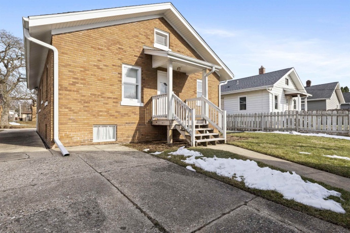 412 Welty, ROCKFORD, Illinois 61107, 2 Bedrooms Bedrooms, ,1 BathroomBathrooms,House,For Sale,Welty,202601546