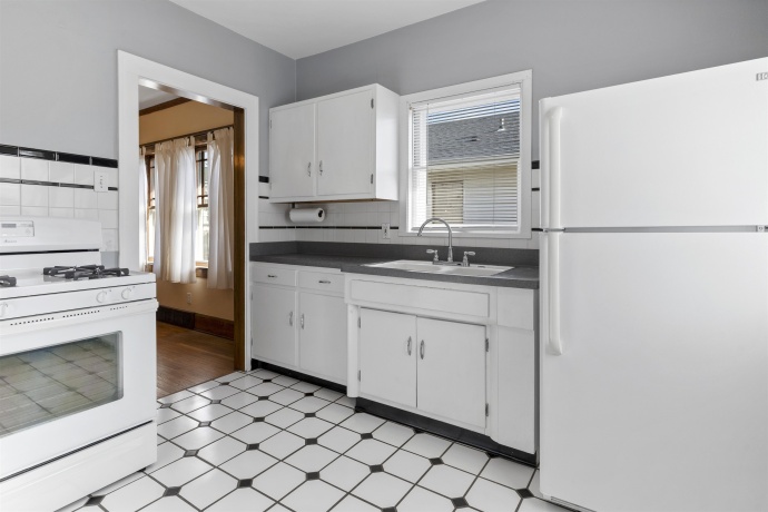 412 Welty, ROCKFORD, Illinois 61107, 2 Bedrooms Bedrooms, ,1 BathroomBathrooms,House,For Sale,Welty,202601546