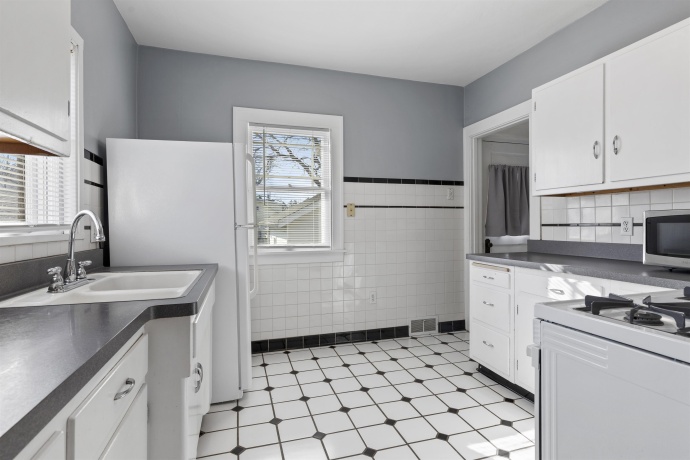 412 Welty, ROCKFORD, Illinois 61107, 2 Bedrooms Bedrooms, ,1 BathroomBathrooms,House,For Sale,Welty,202601546