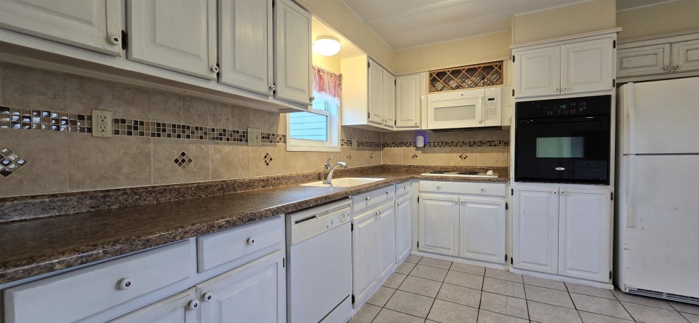 601 Lindenwood, BELVIDERE, Illinois 61008, 2 Bedrooms Bedrooms, ,2 BathroomsBathrooms,House,For Sale,Lindenwood,202601547