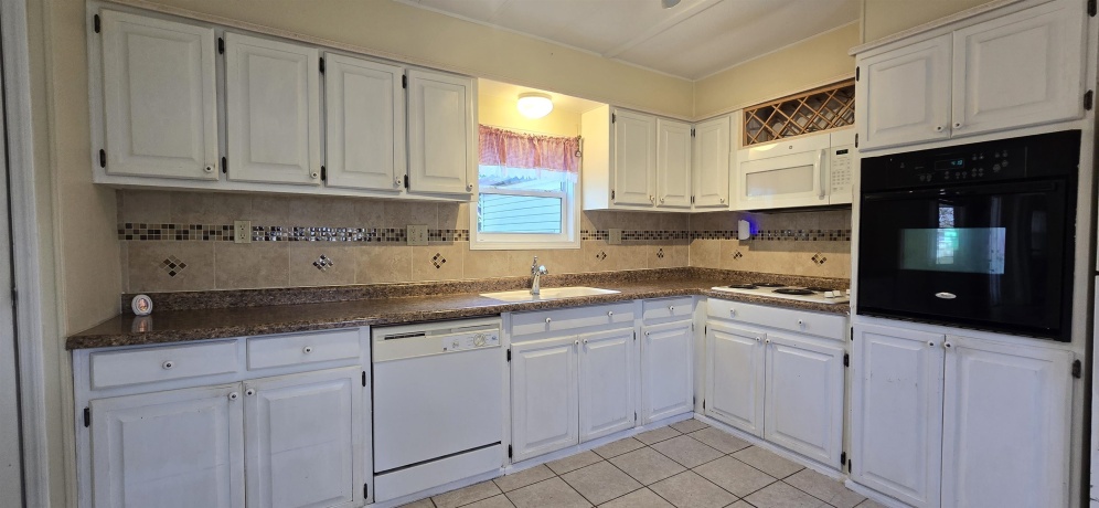 601 Lindenwood, BELVIDERE, Illinois 61008, 2 Bedrooms Bedrooms, ,2 BathroomsBathrooms,House,For Sale,Lindenwood,202601547